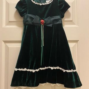 Green velvet Rare Editions dress